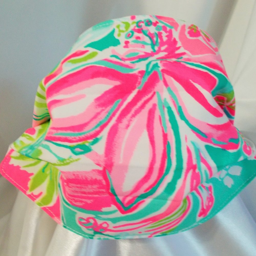Lilly Pulitzer Pleated Face Mask Hot Scene